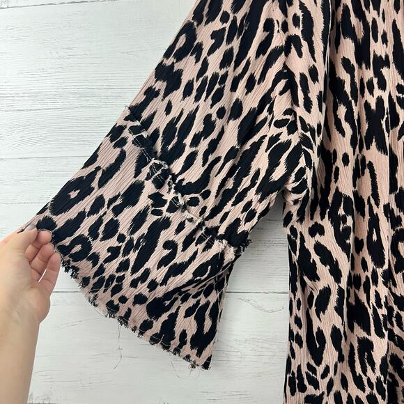 Umgee Leopard Print Open Front Tie Hem Crinkle Blouse Size XL/1X - Picture 6 of 7